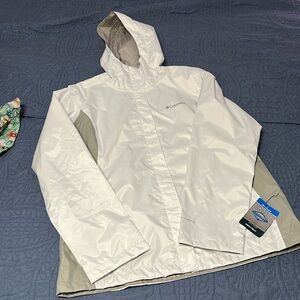 NWT Women’s Columbia Rain Jacket
